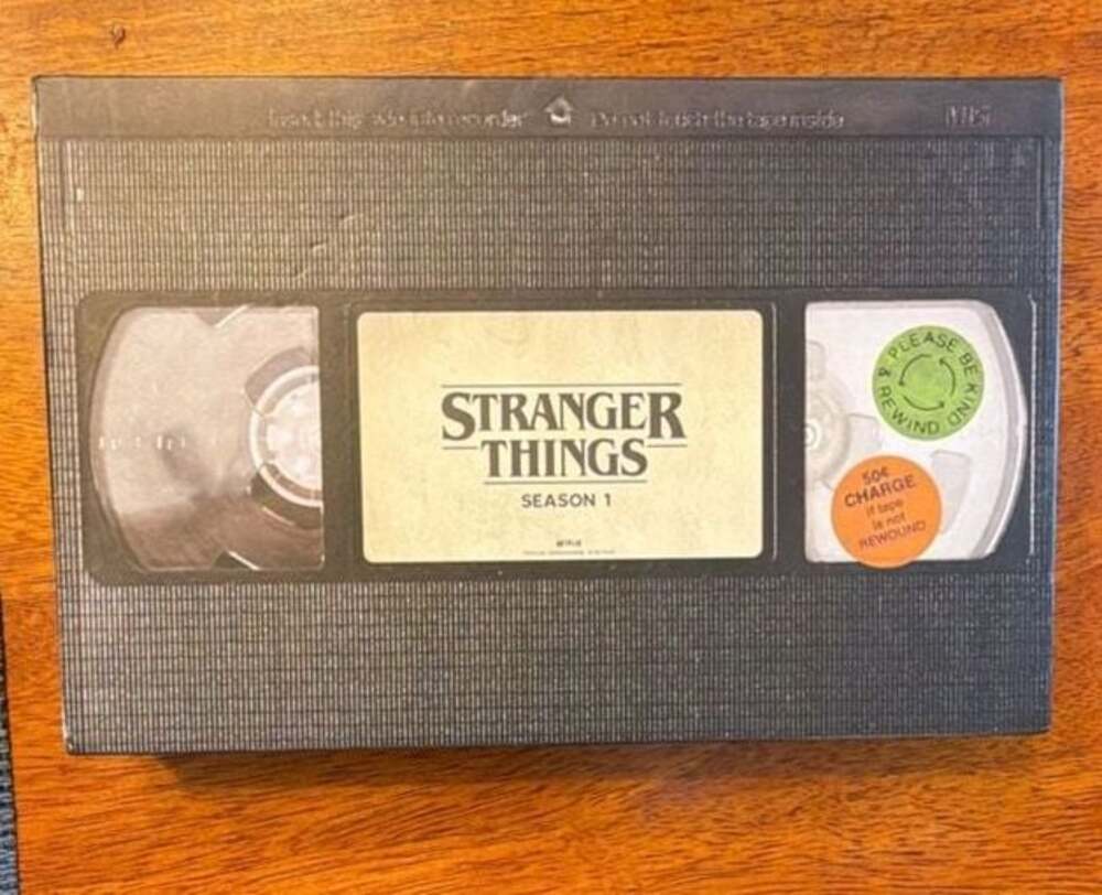 Netflix Stranger Things Season 1 4K Ultra HD Blu-Ray Collector's Edition VHS Sty